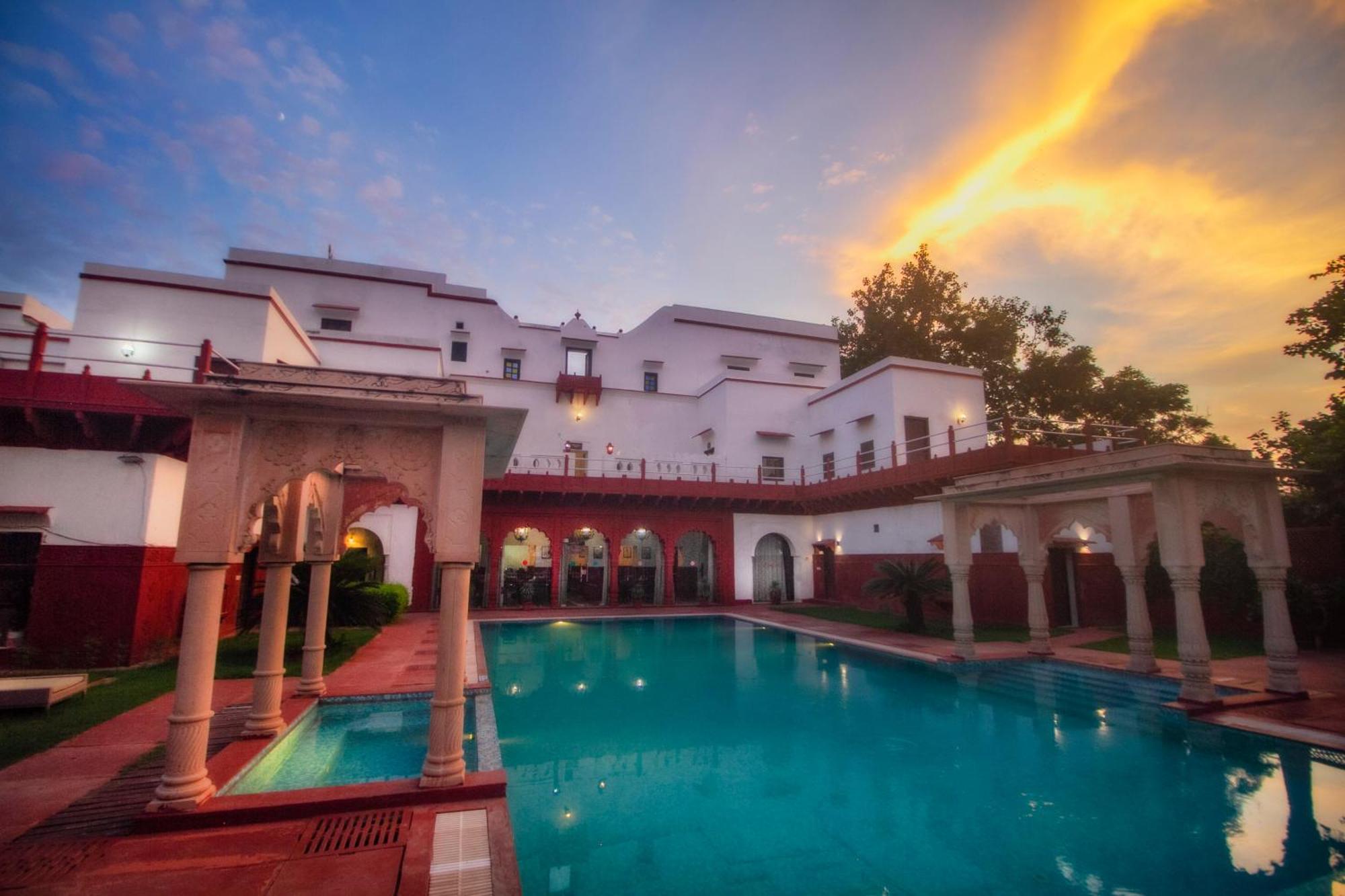 Amritara Chandra Mahal Haveli, Бхаратпур Экстерьер фото